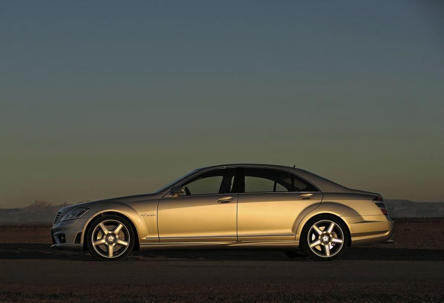  Mercedes-Benz S65 AMG 2007 года  (фото 16 из 27)